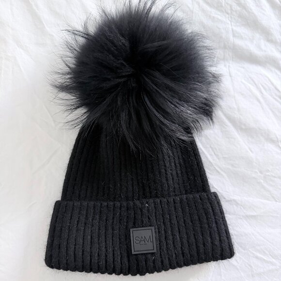 SAM Black Beanie with Fur Pom - Picture 1 of 3